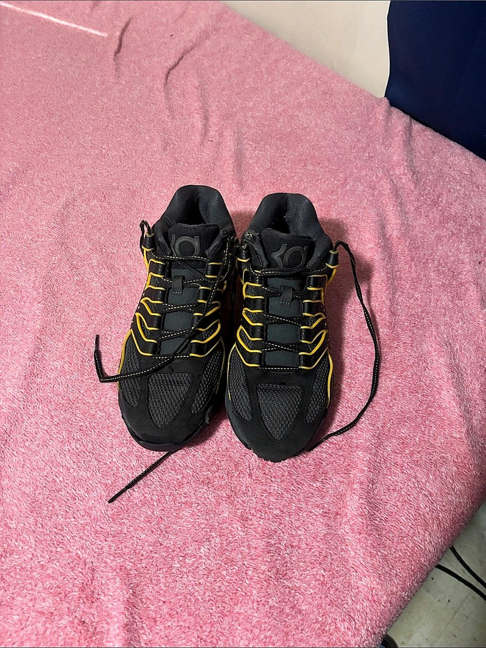 Nike KD Trey 5 III Men's Black & Yellow Sneakers